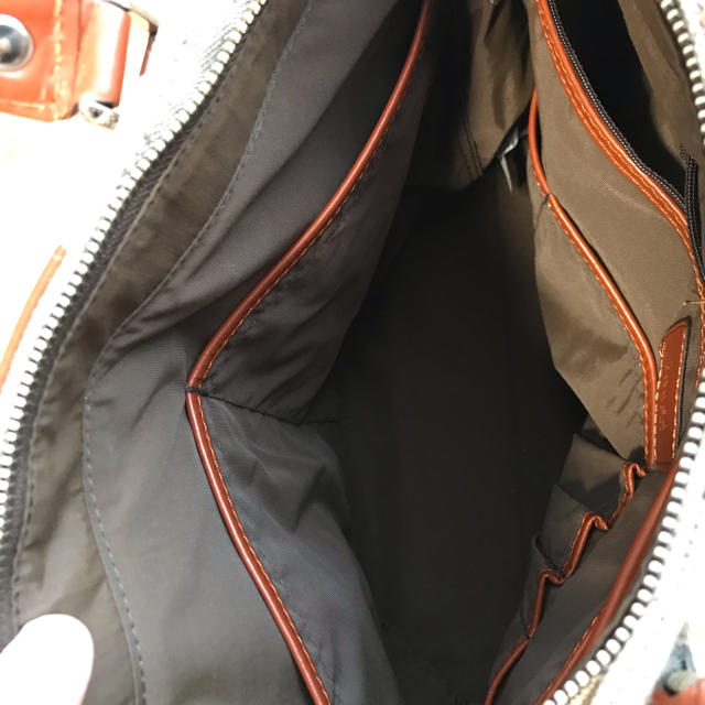 TAKEO KIKUCHI(タケオキクチ)の未使用　TAKEO KIKUCHI ショルダーバッグ　（綿、牛皮） メンズのバッグ(ショルダーバッグ)の商品写真