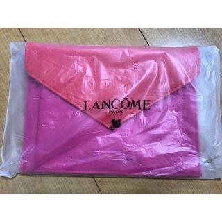 ランコム(LANCOME)の新品未使用★ランコム　化粧ポーチ 　ピンク＆赤レッド(ボトル・ケース・携帯小物)