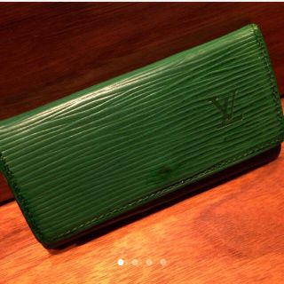 ルイヴィトン(LOUIS VUITTON)の【美品】ルイ ヴィトン キーケース 4連(キーケース)