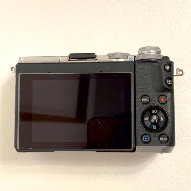 Canon(キヤノン)の美品 EOS M6 Canon ミラーレス一眼　キャノン スマホ/家電/カメラのカメラ(ミラーレス一眼)の商品写真