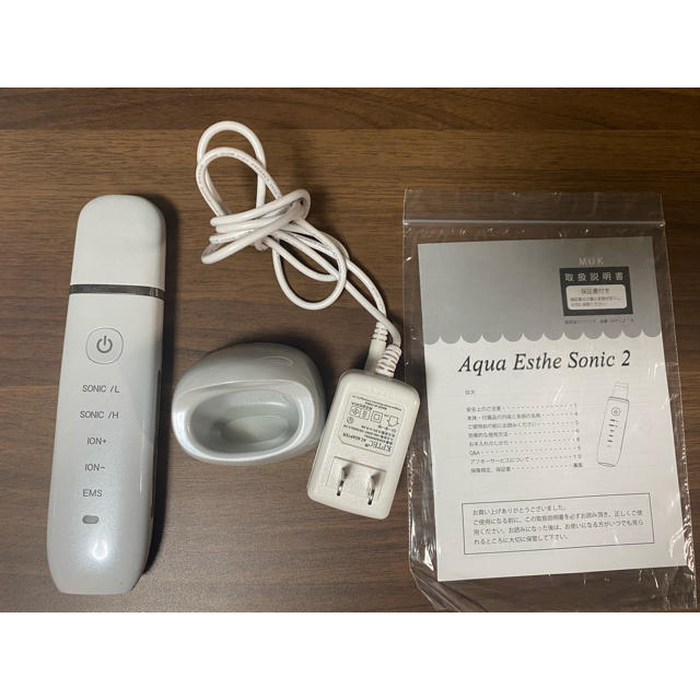 aqua esthe sonic2 スマホ/家電/カメラの美容/健康(フェイスケア/美顔器)の商品写真