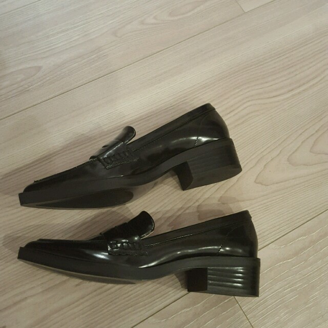 ZARA(ザラ)の新品未使用　ZARA　ローファー レディースの靴/シューズ(ローファー/革靴)の商品写真