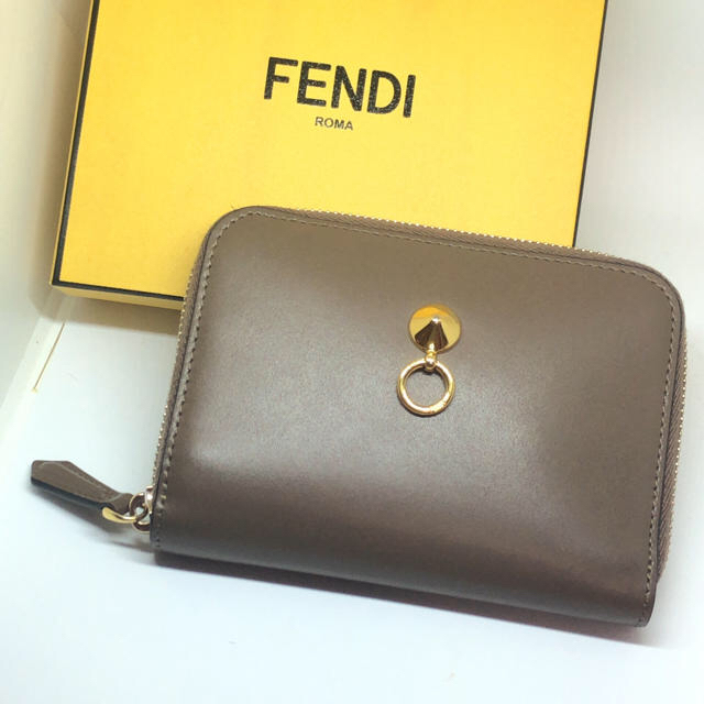 美品 FENDI ラウンド ファスナー 折り財布 ブランド 財布 フェンディ