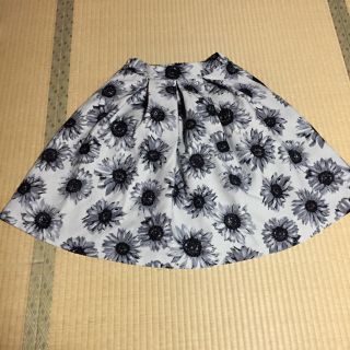 マジェスティックレゴン(MAJESTIC LEGON)のマジェスティックレゴン 花柄スカート(ひざ丈スカート)