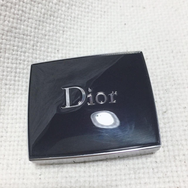 Dior(ディオール)の新品 未使用 Dior ミニアイシャドウ コスメ/美容のベースメイク/化粧品(アイシャドウ)の商品写真