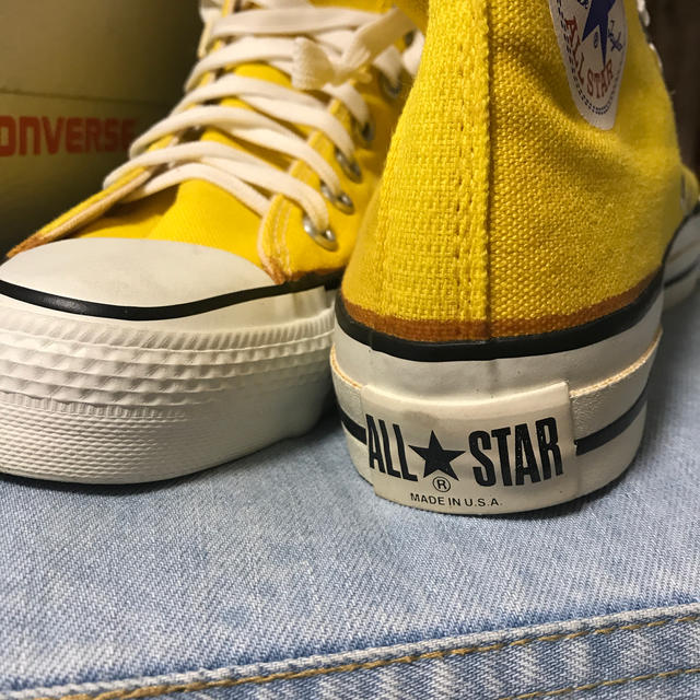 CONVERSE(コンバース)の80年代コンバースデッドストックアメリカ製23.5センチイエローハイカット レディースの靴/シューズ(スニーカー)の商品写真