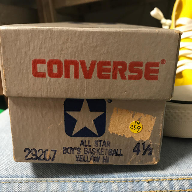 CONVERSE(コンバース)の80年代コンバースデッドストックアメリカ製23.5センチイエローハイカット レディースの靴/シューズ(スニーカー)の商品写真