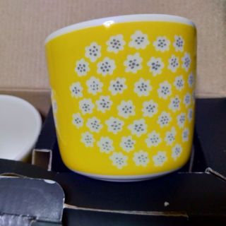 マリメッコ(marimekko)の新品◆プケッティ　イエロー　マリメッコ　ラテマグ(グラス/カップ)