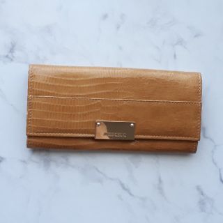 ジミーチュウ(JIMMY CHOO)の【美品】ジミーチュウ　長財布　リザード　ゴールド(財布)