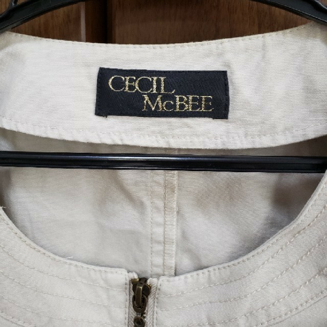 CECIL McBEE(セシルマクビー)のCECIL McBEE　ノーカラージャケット レディースのジャケット/アウター(ノーカラージャケット)の商品写真