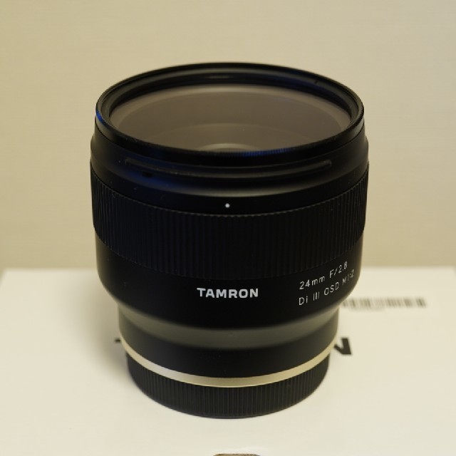 TAMRON(タムロン)のTamron タムロン 24mm F/2.8 Di III OSD M1：2 F スマホ/家電/カメラのカメラ(レンズ(単焦点))の商品写真