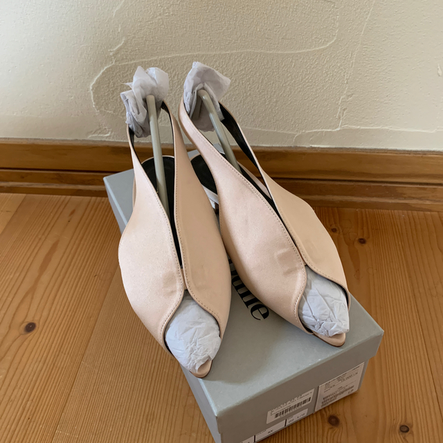 UNITED ARROWS(ユナイテッドアローズ)の最終値下げ❣️pippichic ベージュピンクサンダル36 レディースの靴/シューズ(サンダル)の商品写真