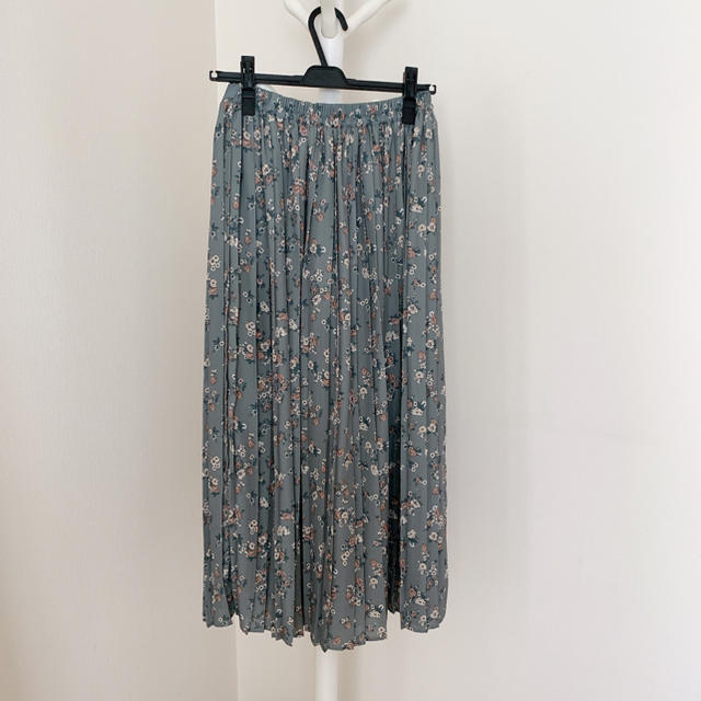 SEVENDAYS=SUNDAY(セブンデイズサンデイ)の◯comin様お取り置き中◯花柄ロングプリーツスカート レディースのスカート(ロングスカート)の商品写真