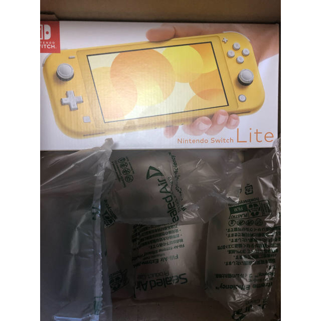 家庭用ゲーム機本体switch lite yellow+どうぶつの森ソフト　セット