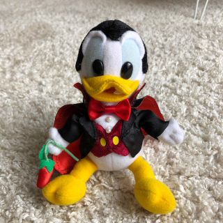 ディズニー(Disney)のドナルドダック　吸血鬼　ぬいぐるみキーホルダー(キャラクターグッズ)