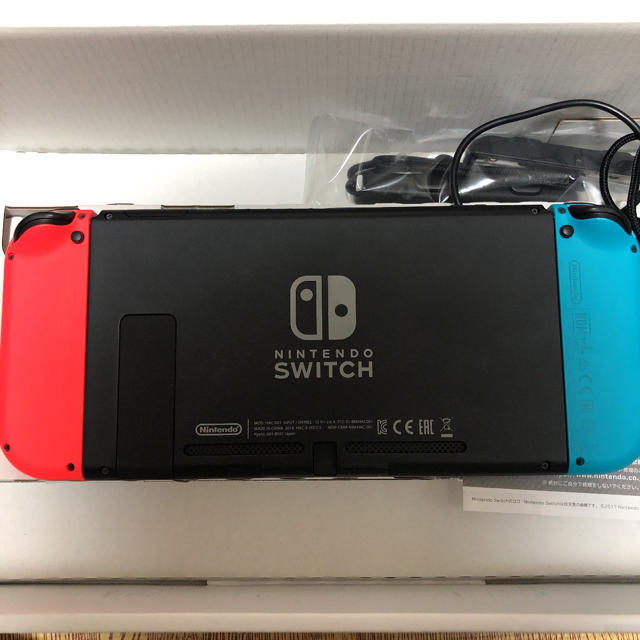 Nintendo Switch(ニンテンドースイッチ)のニンテンドースイッチ　本体　Switch  エンタメ/ホビーのゲームソフト/ゲーム機本体(家庭用ゲーム機本体)の商品写真