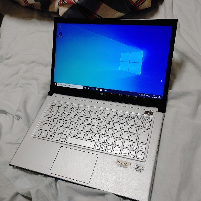 モバイル軽量860g corei7 Windows10