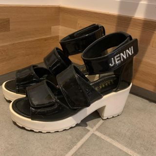 ジェニィ(JENNI)のJENNI サンダル(サンダル)