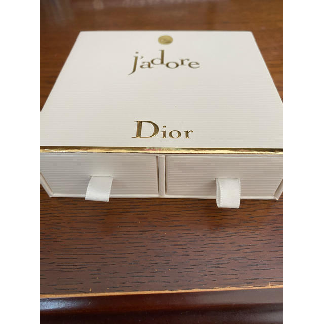 Dior(ディオール)のDiorディオール　空き箱 インテリア/住まい/日用品のオフィス用品(ラッピング/包装)の商品写真