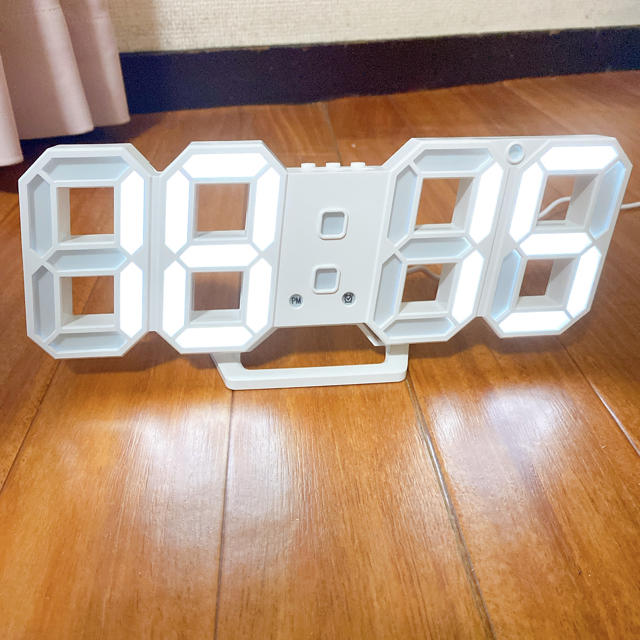 SEIKO(セイコー)の3D LEDデジタル 時計 ウォールクロック🕰 インテリア/住まい/日用品のインテリア小物(置時計)の商品写真