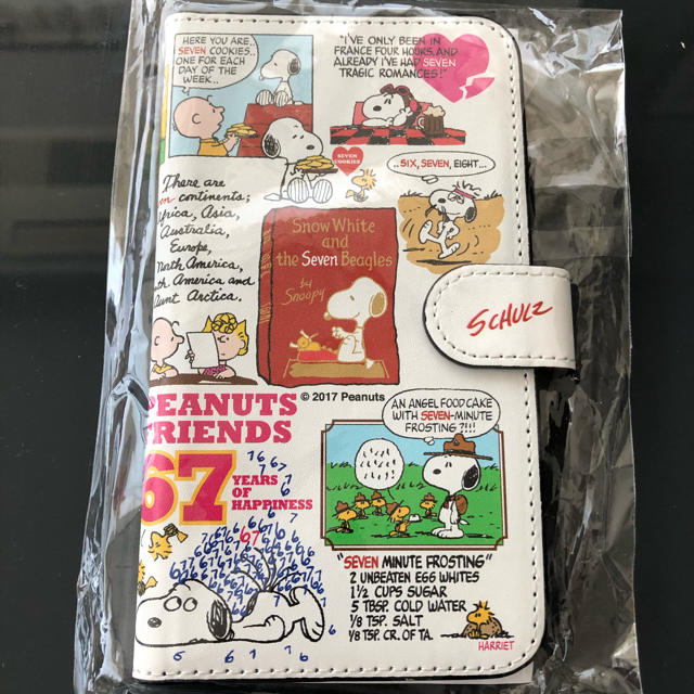 SNOOPY(スヌーピー)のスヌーピー  スマホケース　新品未開封　67周年記念限定品 スマホ/家電/カメラのスマホアクセサリー(モバイルケース/カバー)の商品写真