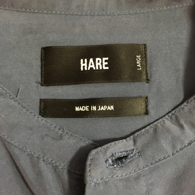 HARE(ハレ)のHARE 襟なしシャツ ネイビー、白2枚セット メンズのトップス(シャツ)の商品写真