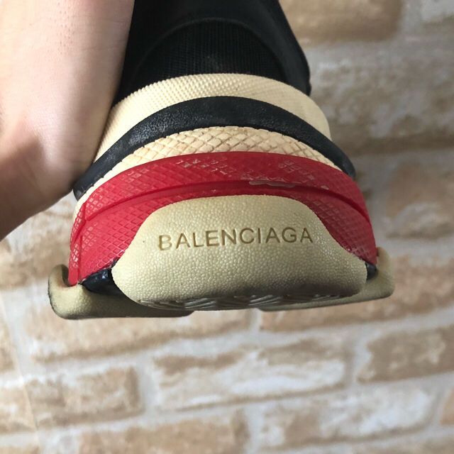 Balenciaga(バレンシアガ)のBALENCIAGA  triple s イタリア製 メンズの靴/シューズ(スニーカー)の商品写真