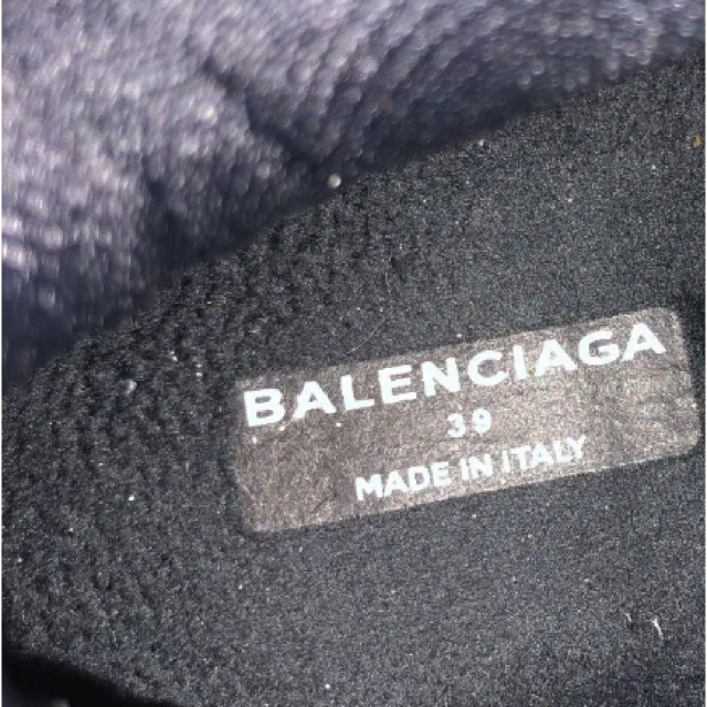 Balenciaga(バレンシアガ)のBALENCIAGA  triple s イタリア製 メンズの靴/シューズ(スニーカー)の商品写真