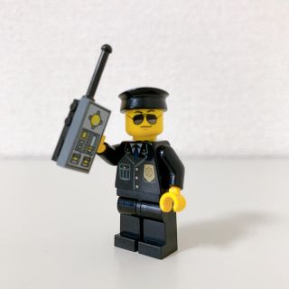 レゴ(Lego)の値下げ！【中古】警察官ポリス（トランシーバー付き）レゴ　LEGO(キャラクターグッズ)