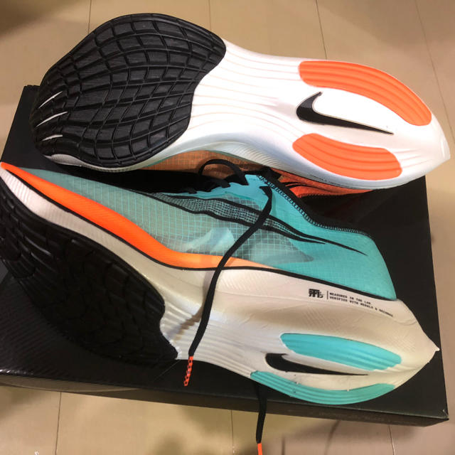 NIKE(ナイキ)のNIKE ZOOMX VAPORFLY NEXT% 27.5cm スポーツ/アウトドアのランニング(シューズ)の商品写真