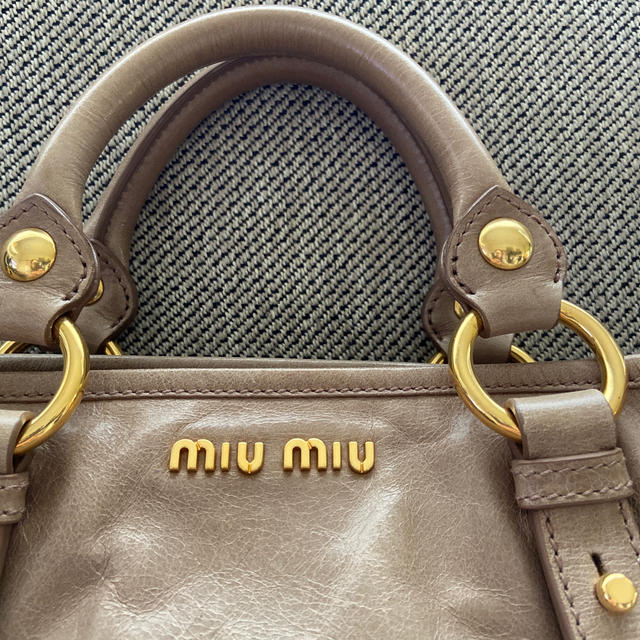 miumiu アンティークレザーバッグの通販 by Tama's shop｜ミュウミュウならラクマ - 極美品 特価新品