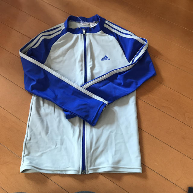 adidas(アディダス)のアディダス ラッシュガード　 キッズ/ベビー/マタニティのキッズ服男の子用(90cm~)(水着)の商品写真