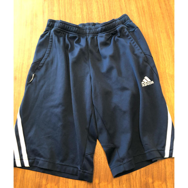 adidas(アディダス)のadidas ハーフパンツ　150  キッズ/ベビー/マタニティのキッズ服男の子用(90cm~)(Tシャツ/カットソー)の商品写真