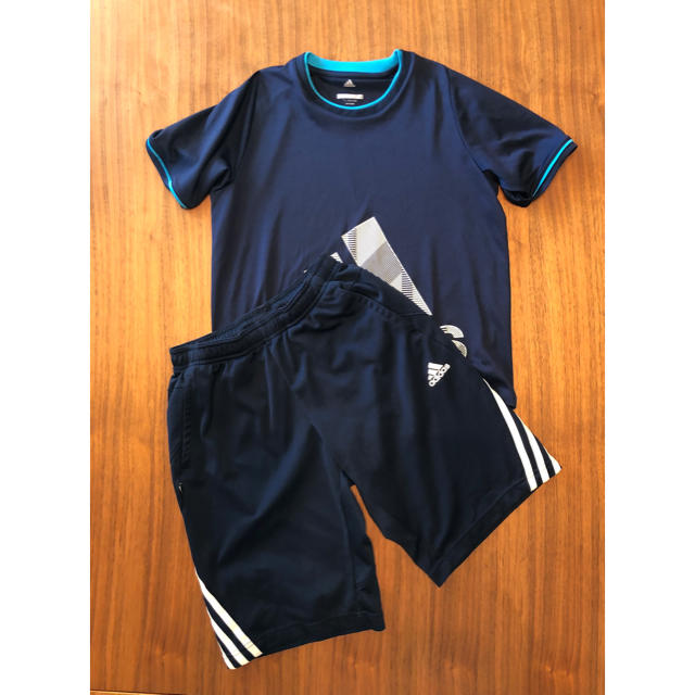 adidas(アディダス)のadidas ハーフパンツ　150  キッズ/ベビー/マタニティのキッズ服男の子用(90cm~)(Tシャツ/カットソー)の商品写真