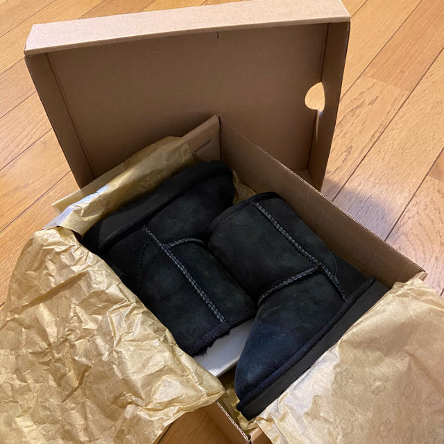 UGG(アグ)のUGG ムートンブーツ　15センチ　値下げ中 キッズ/ベビー/マタニティのキッズ靴/シューズ(15cm~)(ブーツ)の商品写真