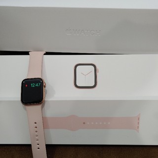 アップルウォッチ(Apple Watch)の【極美品】Apple Watch Series4 GPS 40mm ゴールド(腕時計(デジタル))