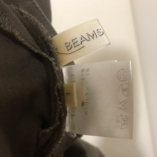 BEAMS(ビームス)のパンツ カーキ レディースのパンツ(カジュアルパンツ)の商品写真