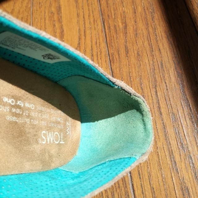 TOMS(トムズ)のTOMS　スウェードサンダル　24cm最終値下げ レディースの靴/シューズ(サンダル)の商品写真