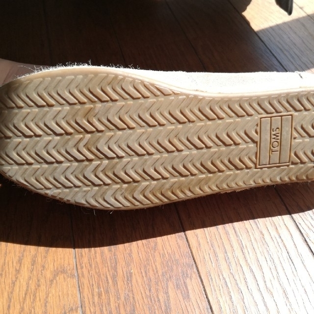 TOMS(トムズ)のTOMS　スウェードサンダル　24cm最終値下げ レディースの靴/シューズ(サンダル)の商品写真