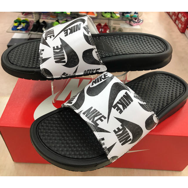 NIKE(ナイキ)のNIKEナイキ WMNS BENASSI JDI 29.0cm ベナッシサンダル メンズの靴/シューズ(サンダル)の商品写真