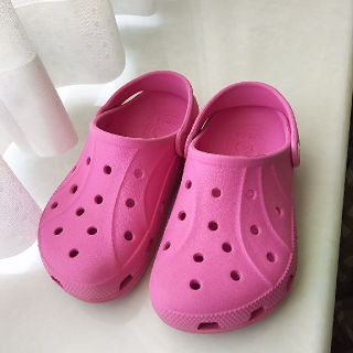 クロックス(crocs)の専用です☆お値下げ☆クロックス J1 ピンク(サンダル)