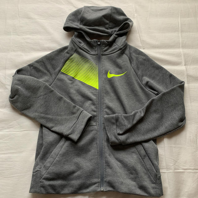 NIKE(ナイキ)のナイキ☆パーカー　値下げ キッズ/ベビー/マタニティのキッズ服男の子用(90cm~)(その他)の商品写真