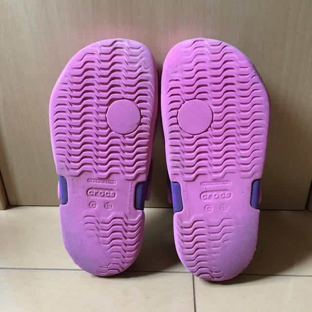 crocs(クロックス)のクロックスサンダル キッズ/ベビー/マタニティのキッズ靴/シューズ(15cm~)(サンダル)の商品写真