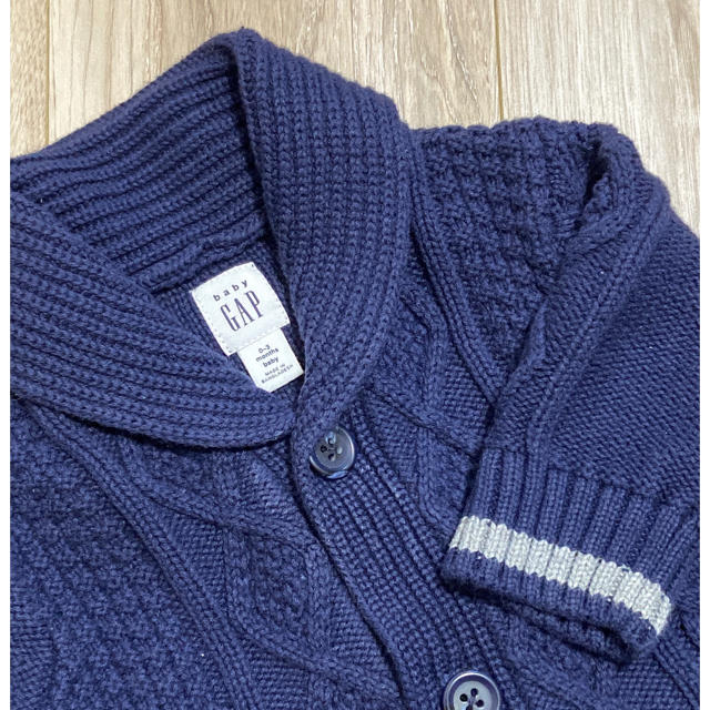 babyGAP(ベビーギャップ)の美品baby GAP ニットカーディガン秋冬新生児用0-3months キッズ/ベビー/マタニティのベビー服(~85cm)(カーディガン/ボレロ)の商品写真