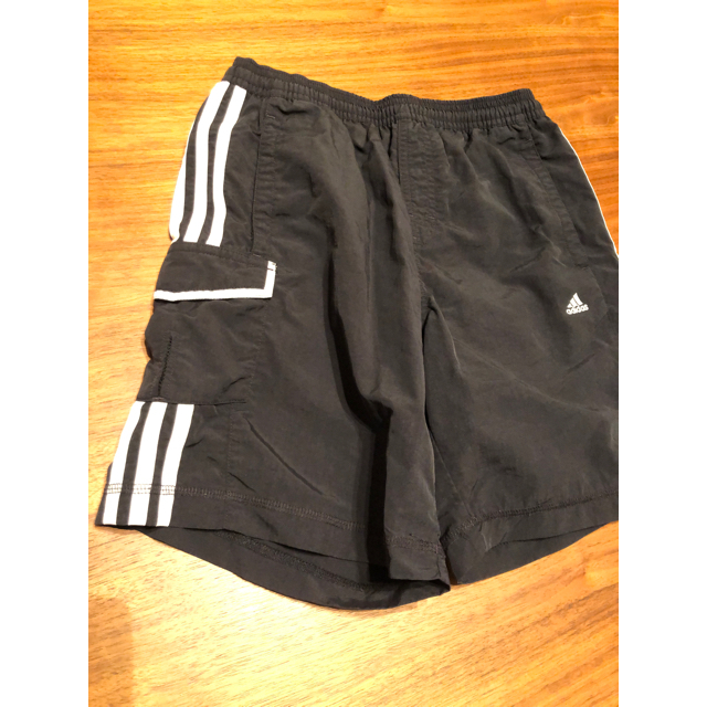 adidas(アディダス)のadidas 水着　150 160 キッズ/ベビー/マタニティのキッズ服男の子用(90cm~)(水着)の商品写真