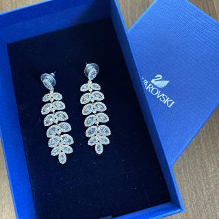 スワロフスキー(SWAROVSKI)のスワロフスキー　ピアス(ピアス)