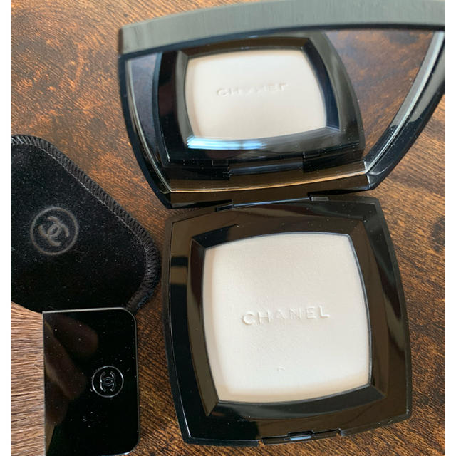 CHANEL(シャネル)のCHANEL フェイスパウダー☆プードゥルルミエールグラッセ コスメ/美容のベースメイク/化粧品(フェイスパウダー)の商品写真