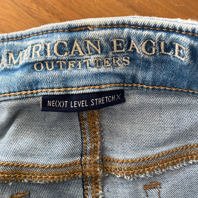 American Eagle(アメリカンイーグル)のアメリカンイーグル　ダメージ　デニム レディースのパンツ(デニム/ジーンズ)の商品写真