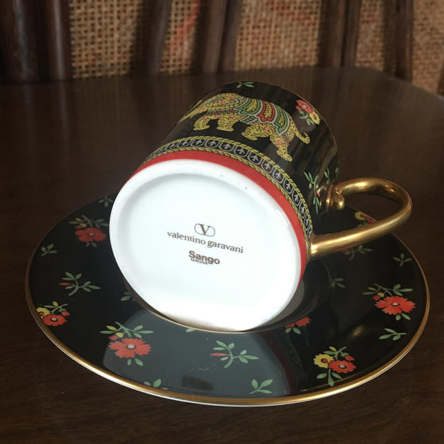 valentino garavani(ヴァレンティノガラヴァーニ)のコーヒーカップ&ソーサー valentino garavani SANGO インテリア/住まい/日用品のキッチン/食器(グラス/カップ)の商品写真