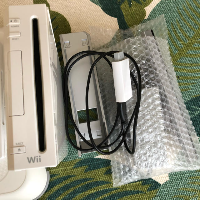 Wii(ウィー)の任天堂 バランスWiiボード ・Wii(本体) ・Wiiソフト エンタメ/ホビーのゲームソフト/ゲーム機本体(家庭用ゲーム機本体)の商品写真